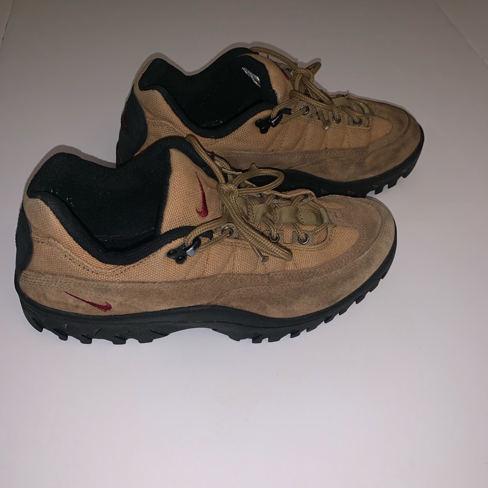 NIKE ACG Vintage Hiking Shoes Brown/Blk/Red sz 9.5